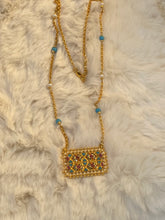 Load image into Gallery viewer, Square necklace with mixed stones, قلادة مربعة من الأحجار المختلطة.
