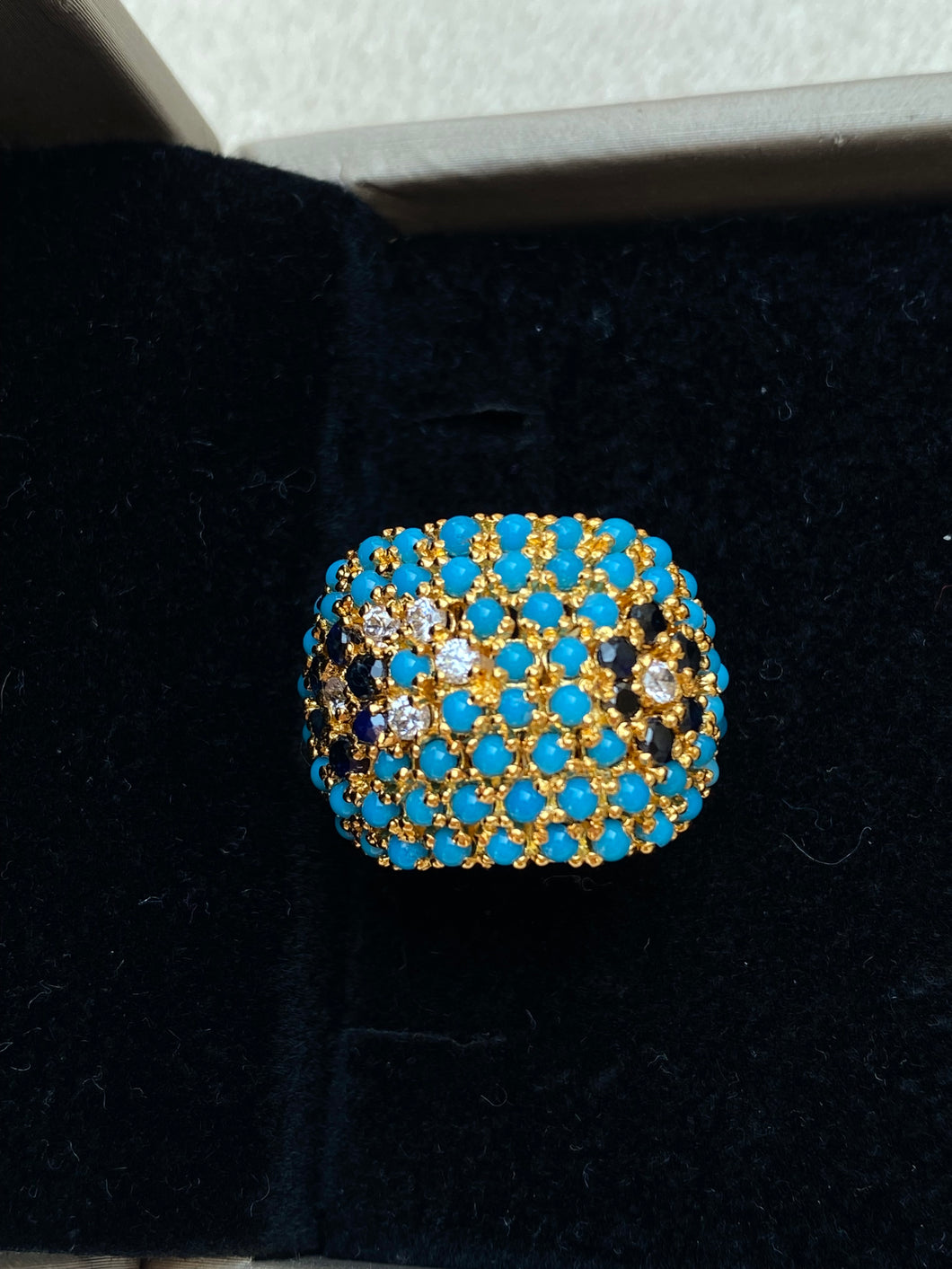 Turquoise sapphire ring. Size 7 - 7.5 خاتم من الياقوت الفيروزي مقاس ٧ - ٧٠٥