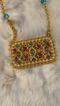 Load image into Gallery viewer, Square necklace with mixed stones, قلادة مربعة من الأحجار المختلطة.
