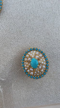 Load and play video in Gallery viewer, Turquoise pearl locket and earring set. طقم من قلادة وأقراط من اللؤلؤ الفيروزي.
